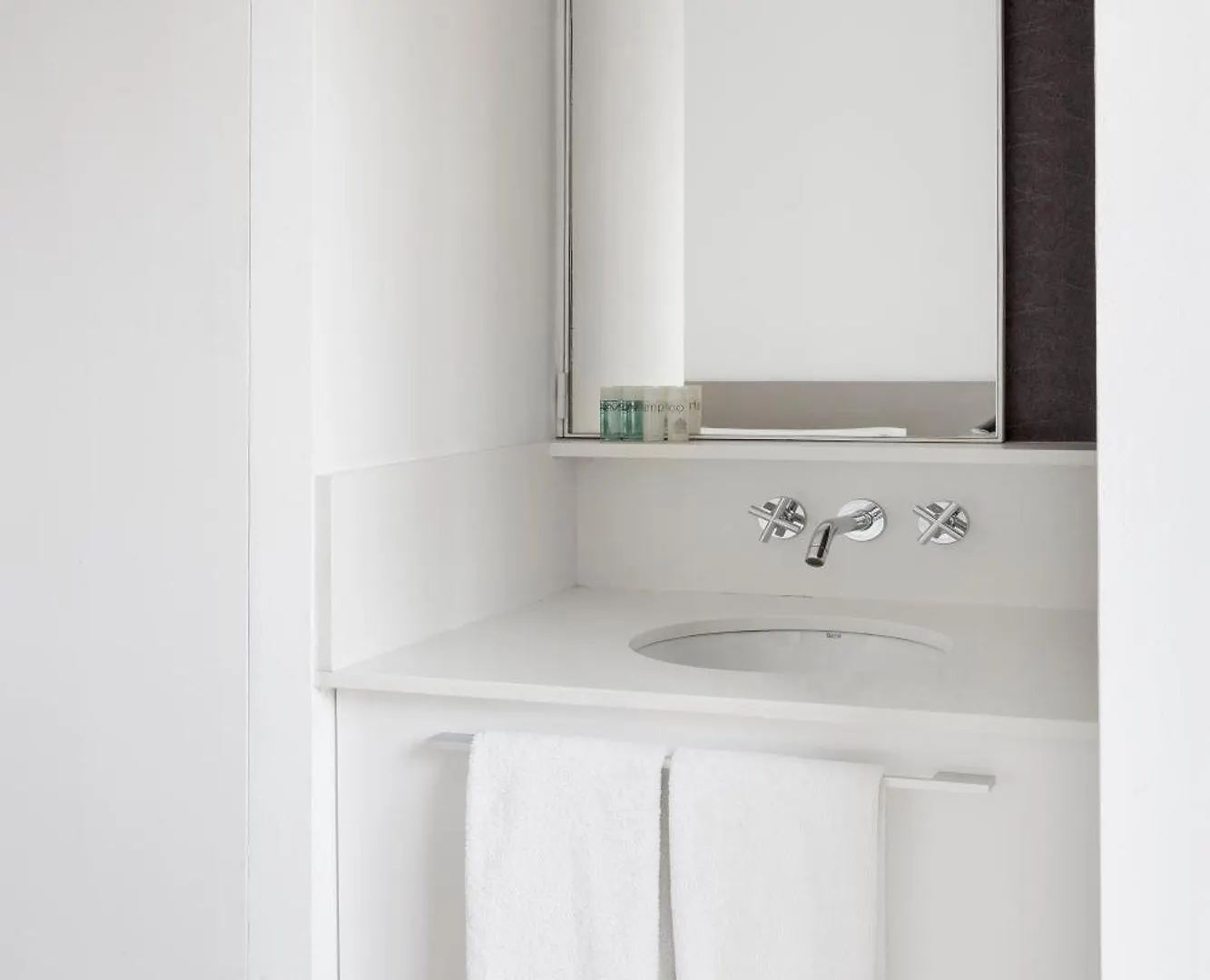 Barcelona Apartment Viladomat 0*,
